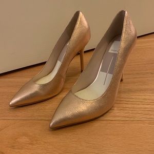 Dolce vita metallic rose gold pumps